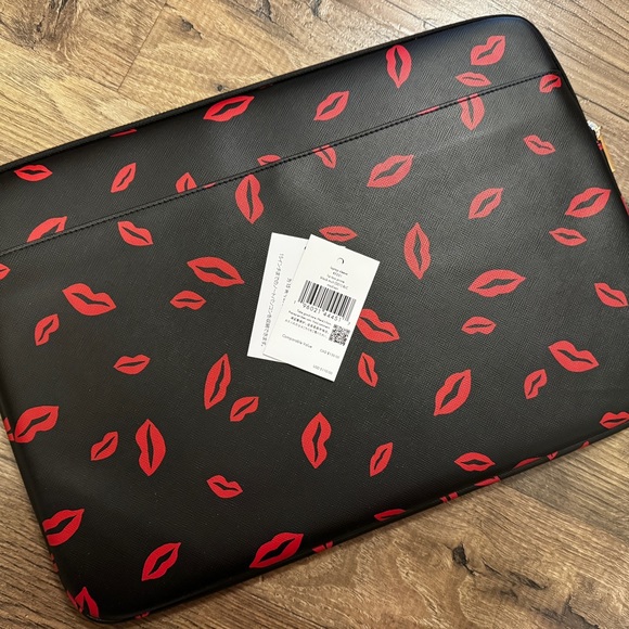 Kate spade Lip Toss Printed Laptop Sleeve - Picture 3 of 4